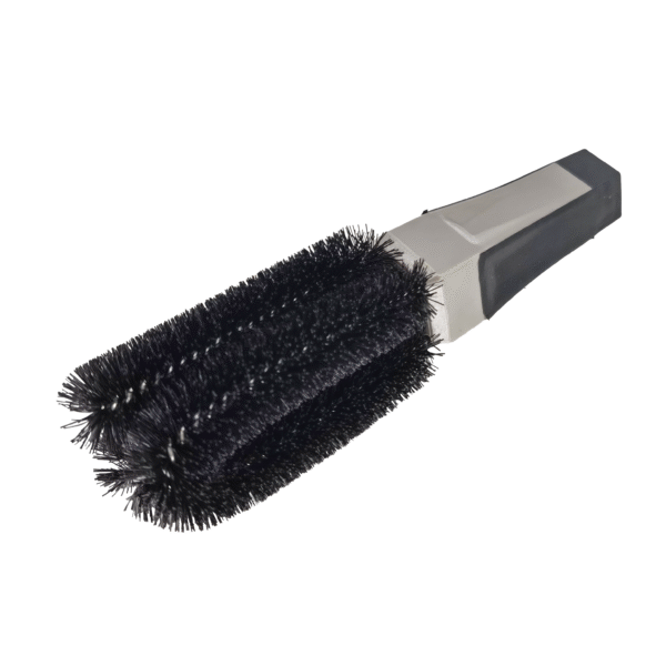 LUG NUT BRUSH